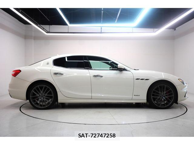 Maserati GHIBLI 2019-04 8366827-4