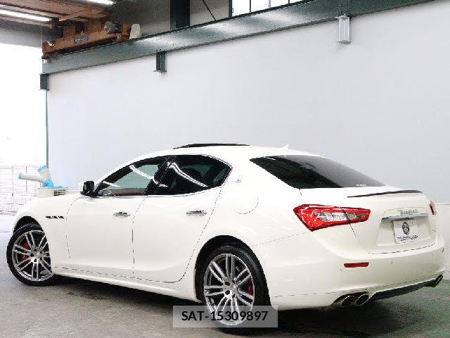 Maserati GHIBLI 2016-12 8525629-14