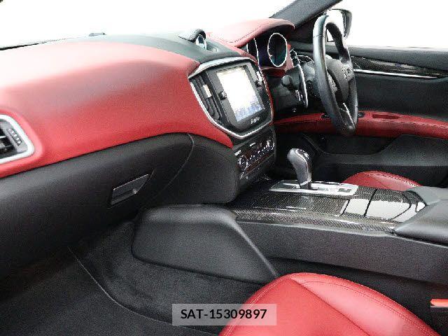 Maserati GHIBLI 2016-12 8525629-15