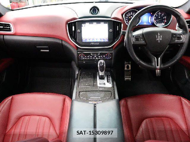 Maserati GHIBLI 2016-12 8525629-1