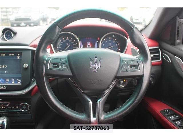 Maserati GHIBLI 2015-01 8660059-15