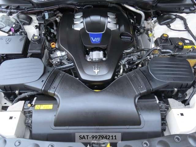 Maserati GHIBLI 2014-05 8830086-9