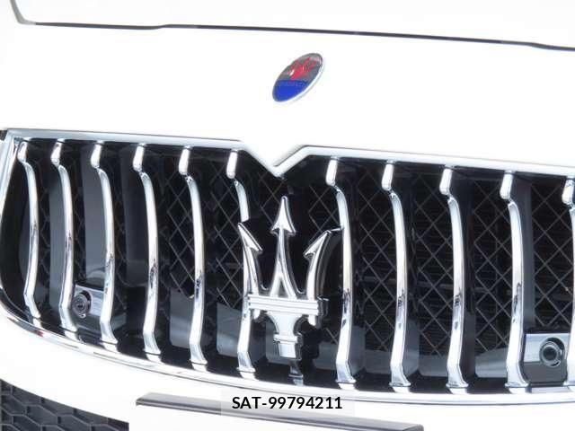 Maserati GHIBLI 2014-05 8830086-25