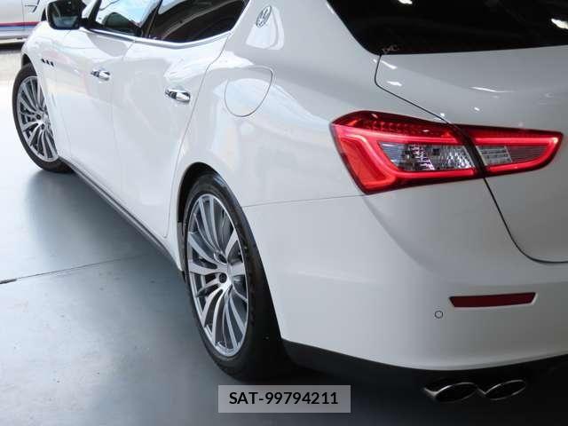 Maserati GHIBLI 2014-05 8830086-7
