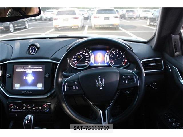 Maserati GHIBLI 2015-03 8830089-18