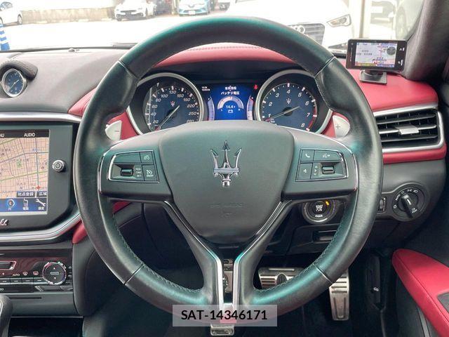 Maserati GHIBLI 2017-03 8849668-10