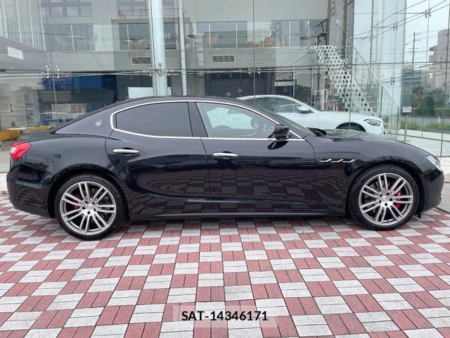 Maserati GHIBLI 2017-03 8849668-18