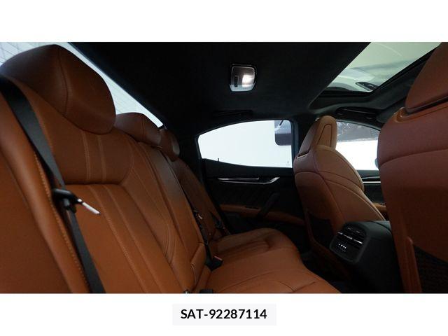 Maserati GHIBLI 2021-03 8880618-13