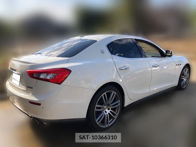 Maserati GHIBLI 2015-03 8883871-1