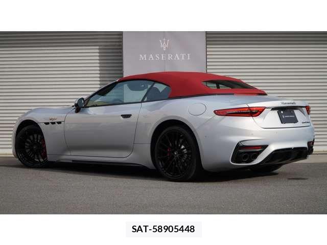 Maserati GranCabrio 2025-03 8880619-2