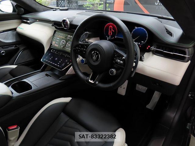 Maserati GRANTURISMO 2024-11 6613010-13