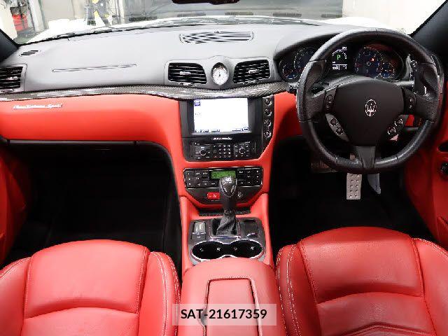 Maserati GRANTURISMO 2016-02 7221278-1