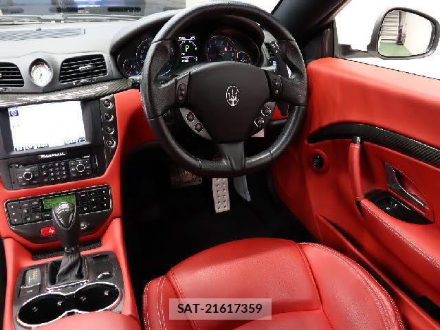 Maserati GRANTURISMO 2016-02 7221278-23