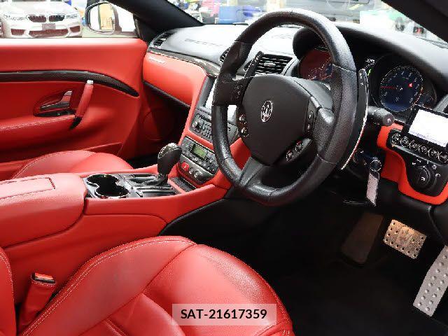 Maserati GRANTURISMO 2016-02 7221278-3