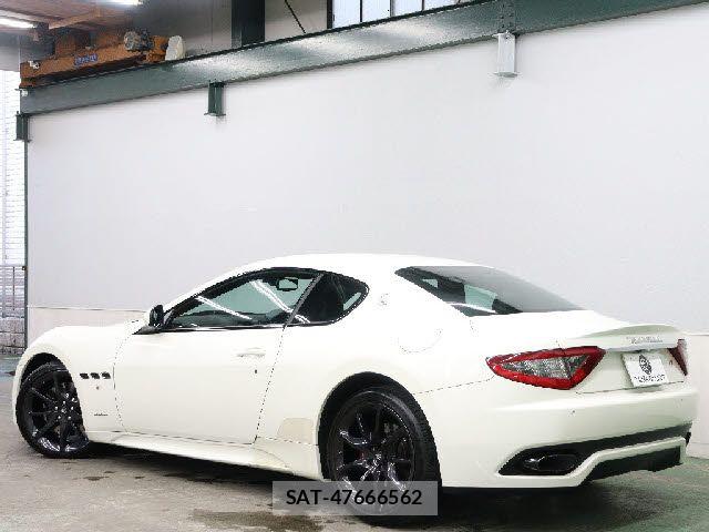 Maserati GRANTURISMO 2015-05 7877518-14