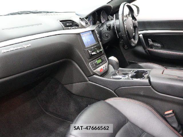 Maserati GRANTURISMO 2015-05 7877518-15