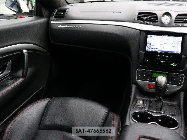 Maserati GRANTURISMO 2015-05 7877518-22