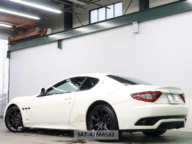 Maserati GRANTURISMO 2015-05 7877518-2