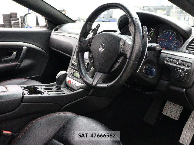 Maserati GRANTURISMO 2015-05 7877518-3