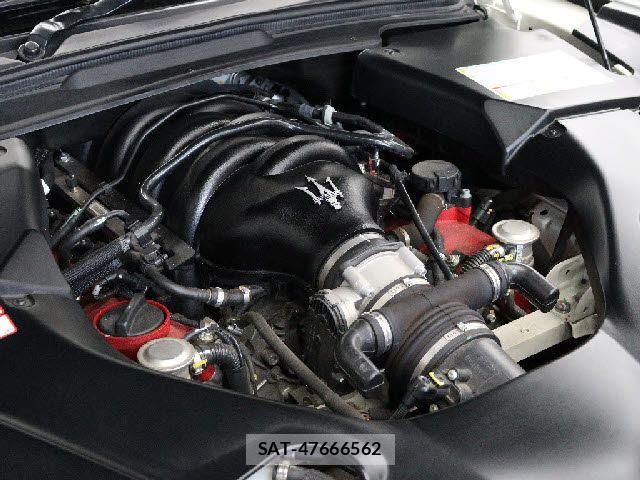 Maserati GRANTURISMO 2015-05 7877518-4