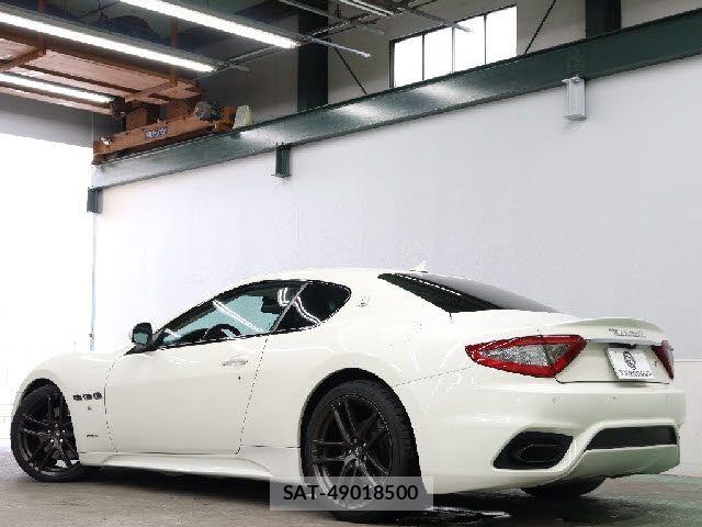 Maserati GRANTURISMO 2018-10 8100253-2