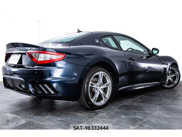 Maserati GRANTURISMO 2017-12 8245801-12