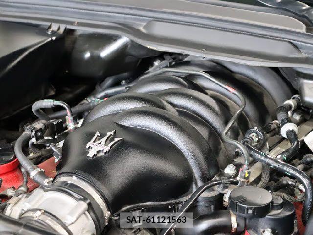 Maserati GRANTURISMO 2017-11 8743605-4