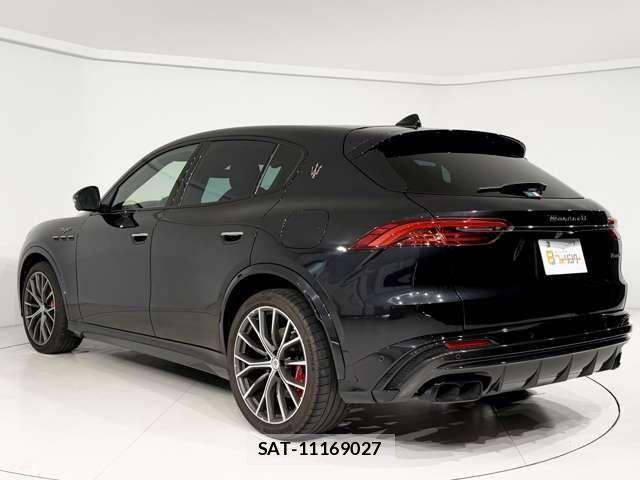 Maserati Grecale 2023-01 1102230-12