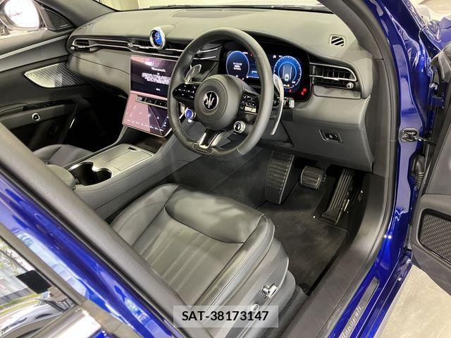 Maserati Grecale 2024-05 2350647-9