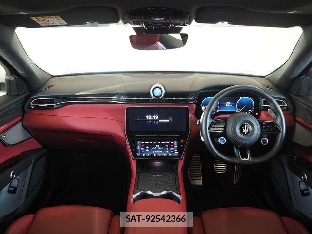Maserati Grecale 2025-03 3378576-4