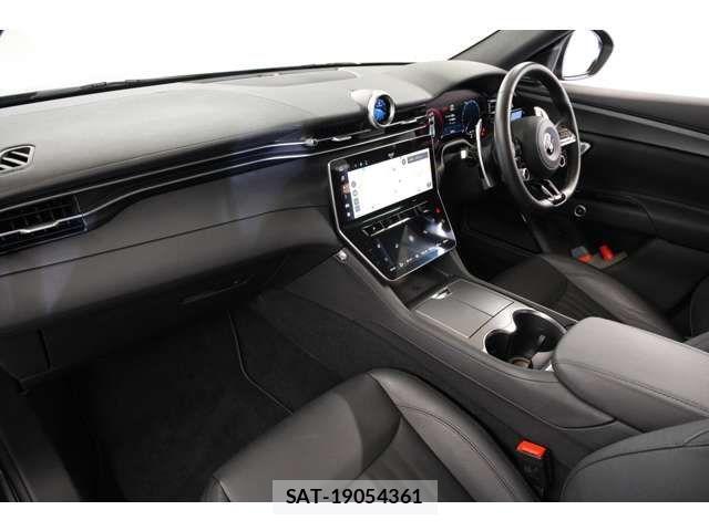 Maserati Grecale 2023-07 4176148-10