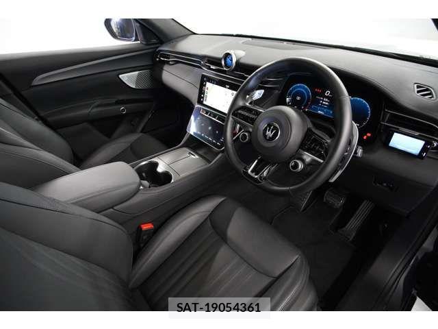 Maserati Grecale 2023-07 4176148-11