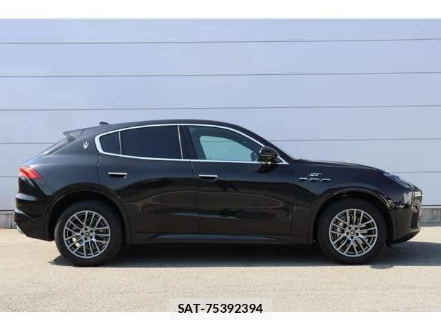 Maserati Grecale 2023-06 4639703-4
