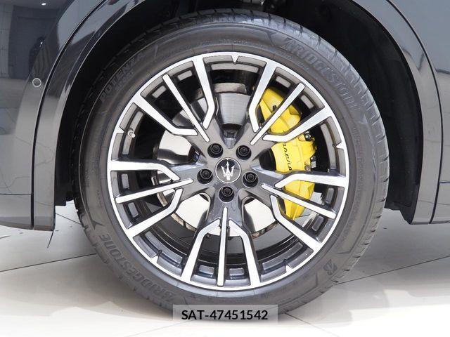 Maserati Grecale 2023-06 4965888-12