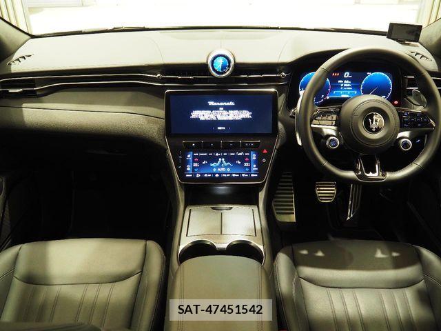 Maserati Grecale 2023-06 4965888-4