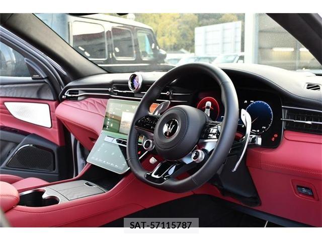 Maserati Grecale 2023-08 5871372-10