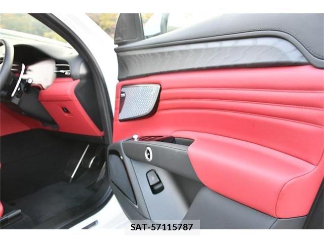 Maserati Grecale 2023-08 5871372-11