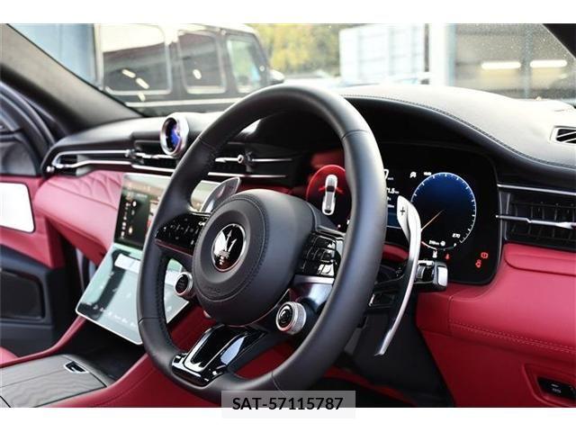 Maserati Grecale 2023-08 5871372-12