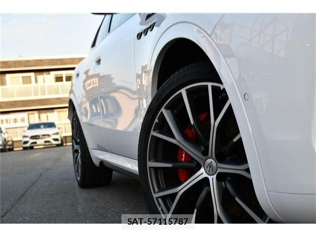 Maserati Grecale 2023-08 5871372-23
