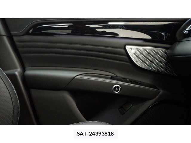 Maserati Grecale 2025-12 6012242-16