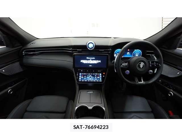 Maserati Grecale 2025-12 6012240-7