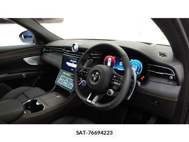 Maserati Grecale 2025-12 6012240-8
