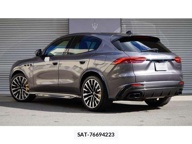 Maserati Grecale 2025-12 6012240-2