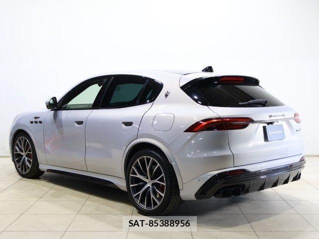Maserati Grecale 2023-11 6613012-14
