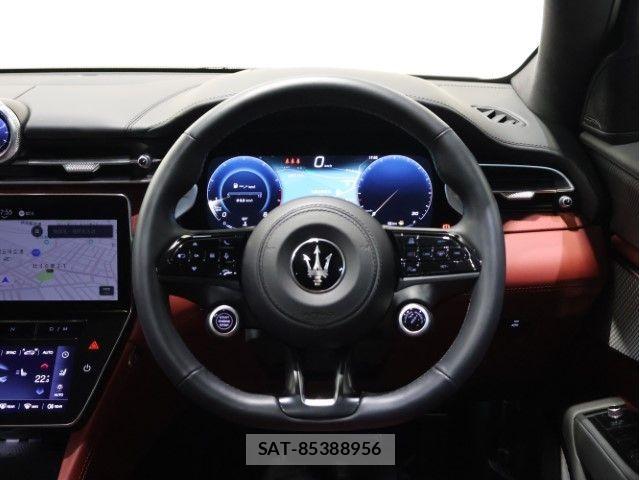 Maserati Grecale 2023-11 6613012-22