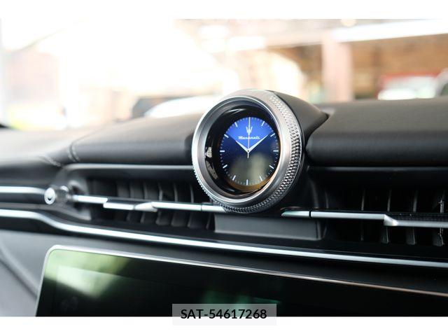 Maserati Grecale 2023-07 7328176-18