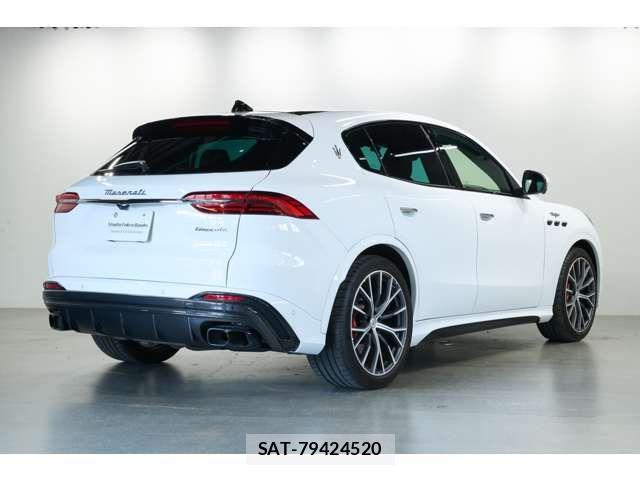Maserati Grecale 2023-11 7358615-7