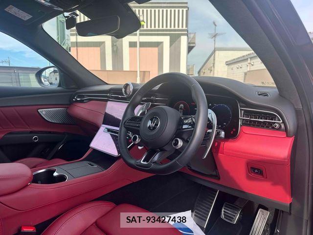 Maserati Grecale 2023-12 7455541-12