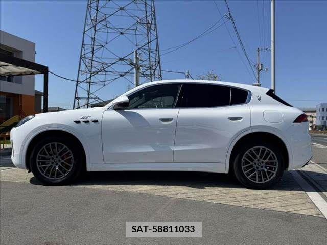 Maserati Grecale 2023-10 7455540-10