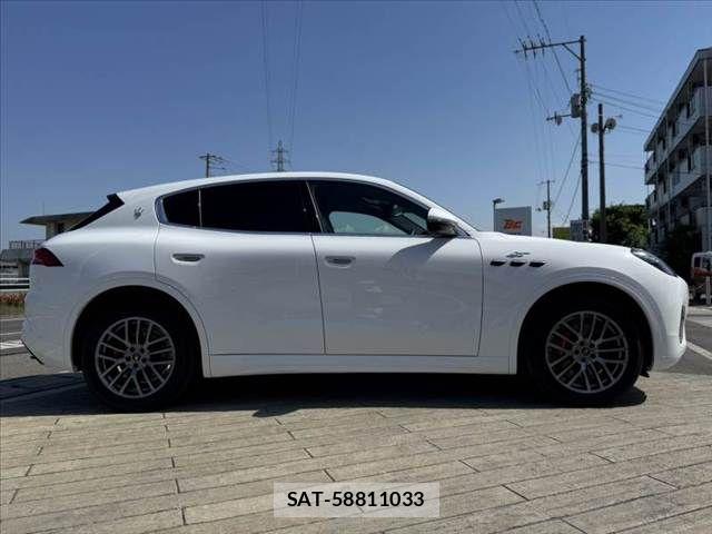 Maserati Grecale 2023-10 7455540-11